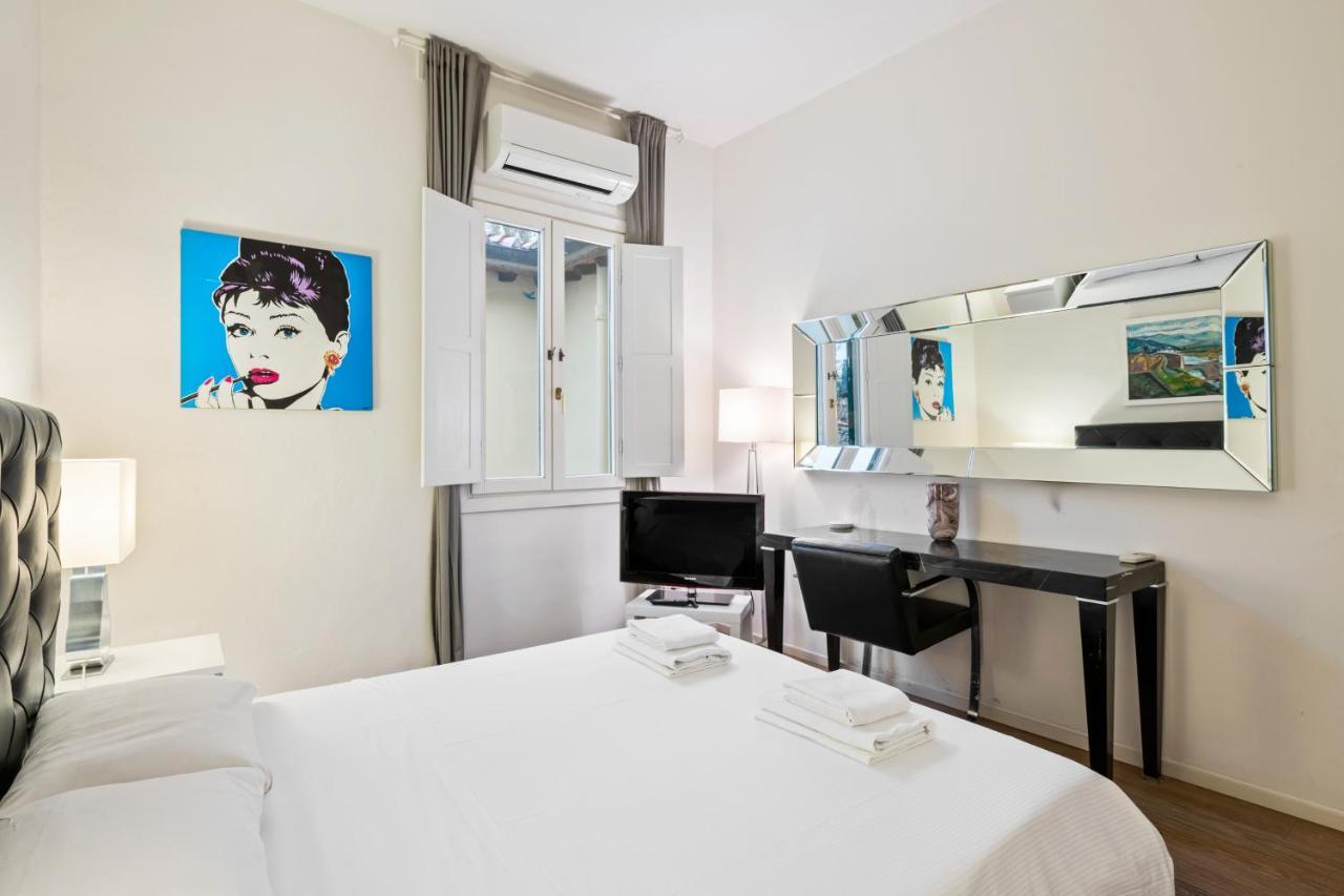 Palazzo Pitti & Boboli Comfortable Apartment Флоренция Екстериор снимка