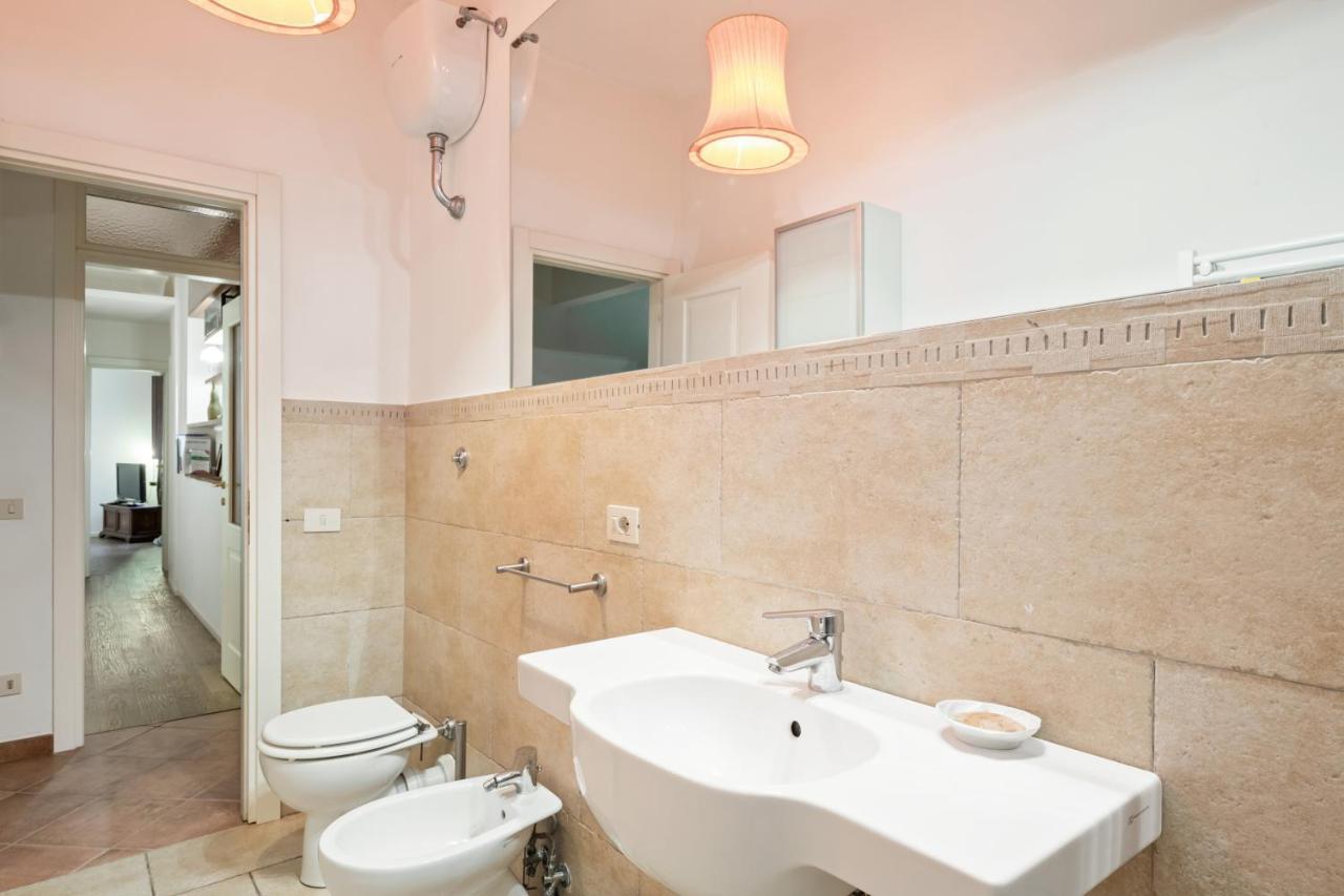 Palazzo Pitti & Boboli Comfortable Apartment Флоренция Екстериор снимка